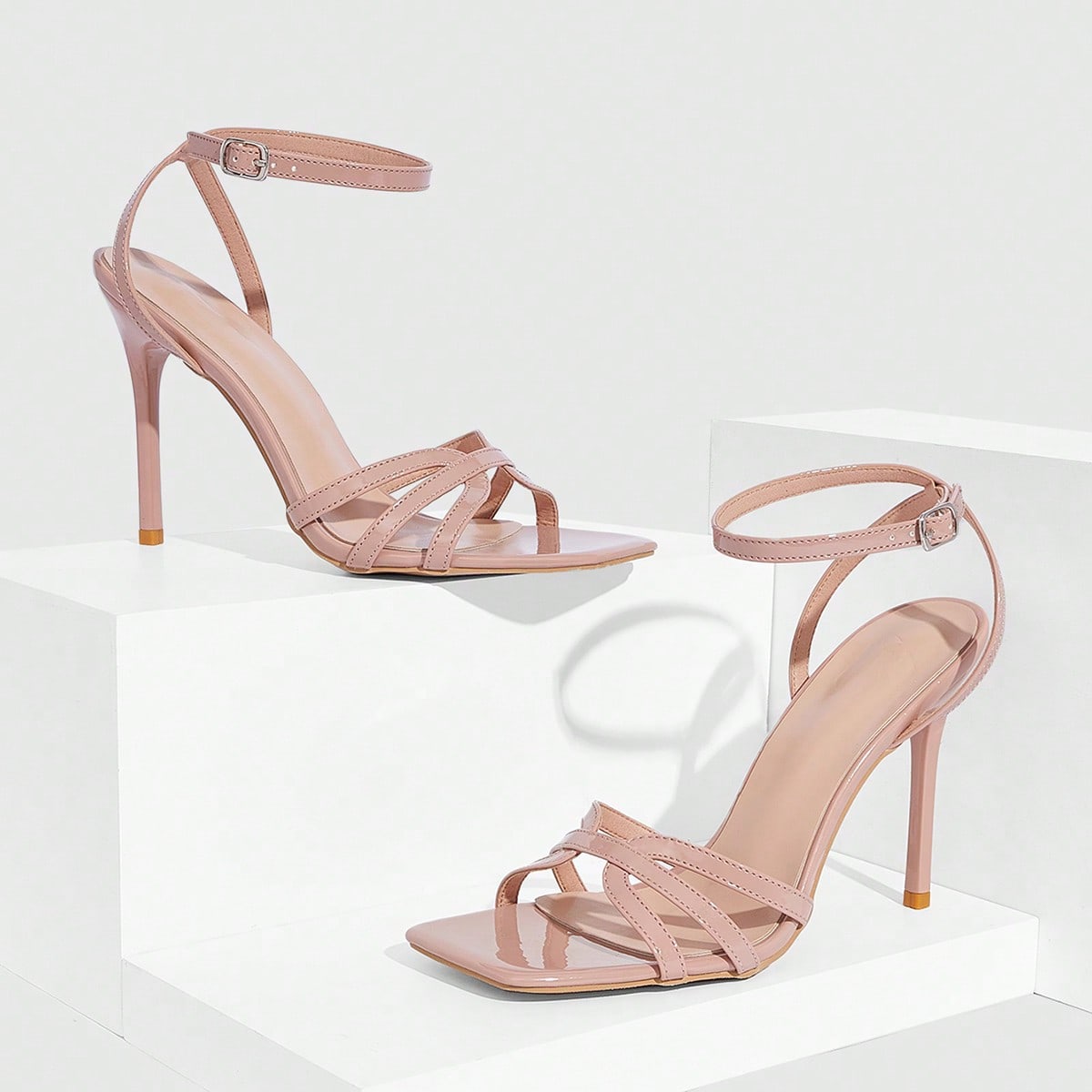 Zapatos de mujer nuevos para primavera y verano, con tira delgada de espejo color albaricoque y correa para el tobillo. Sandalias de tacón alto femen