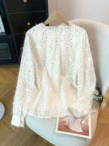 GlowEve CURVE Áo kiểu nữ cỡ lớn phong cách Pháp tối giản, cổ đứng, viền ren, tua rua, đính sequin, tay dài, chất liệu chiffon, thích hợp cho tiệc tùng, đám cưới, họp mặt, du lịch, lễ hội âm nhạc và các dịp thường ngày khác. - Màu be - Xem 4