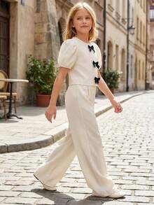 SHEIN 少女休闲街头风撞色花卉蝴蝶结装饰纹理泡泡短袖梭织衬衫上衣和阔腿直筒裤套装，卡其色 - 卡其色 - 查看 4