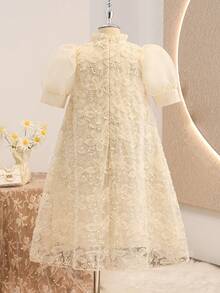 SHEIN 少女優雅純色夏季花童杏色A字中長洋裝，刺繡網紗泡泡袖立領喇叭下擺派對米金色 - 杏色 - 查看 3