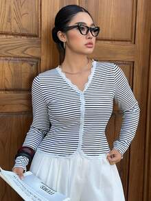 Dazy Plus Camiseta casual de talla grande con rayas y ribete de encaje, primavera/otoño - Blanco y Negro - Ver 6