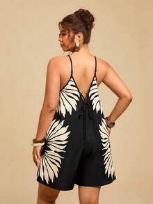 Travachic Bộ jumpsuit không tay cỡ lớn in họa tiết, cổ chữ V sâu, hở lưng và buộc dây, quần short đi nghỉ mát họa tiết retro nhiều màu sắc dành cho nữ, hàng mới. - màu đen - Xem 2