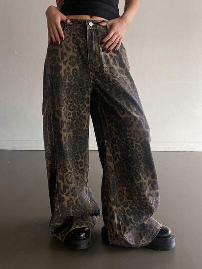 DAZY Women's Casual Loose Straight Leg Jeans, Distressed Leopard Print Design, Relaxed Vacation Style, Spring/Summer