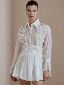 BELROSIE Elegante vestido mini para mujer con cuello texturizado tipo aristocrático francés, adornado con strass y con bajo de peplum que define la cintura - Blanco - Ver 2
