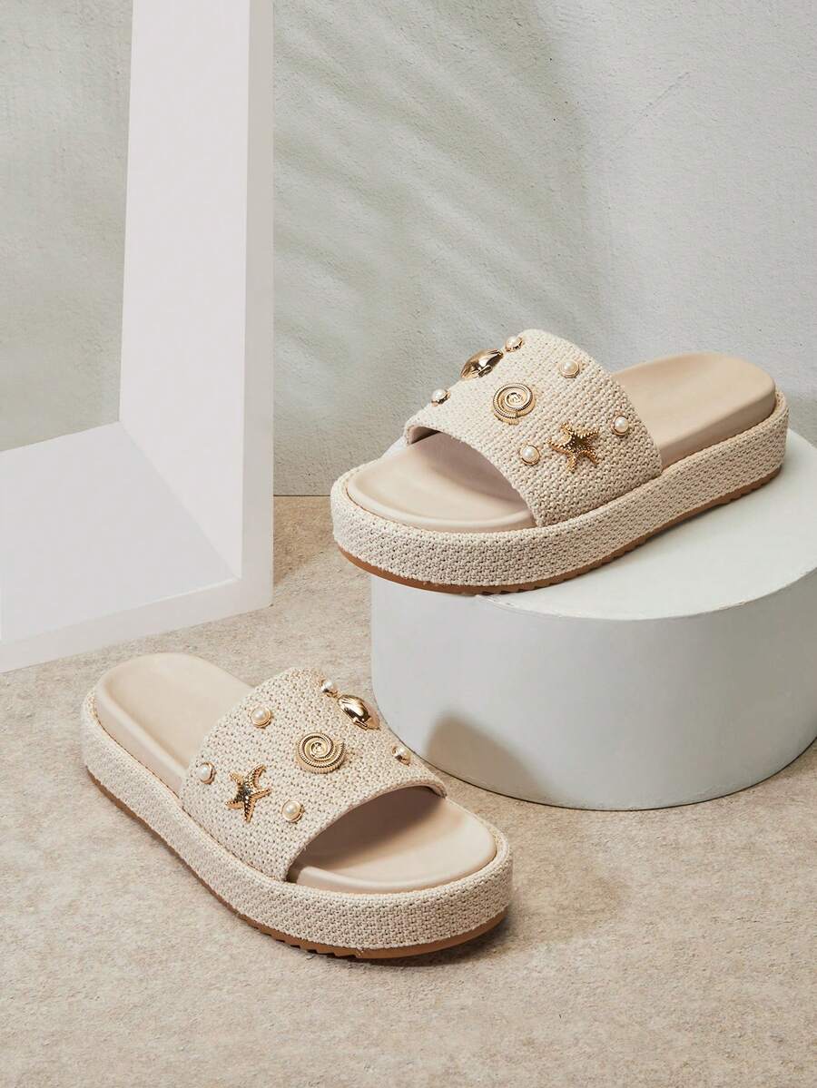 Solezae Dép đế xuồng dệt họa tiết ngọc trai và vỏ sò màu be dành cho nữ #CoastalChic – Sẵn sàng cho kỳ nghỉ, bãi biển & . - Màu be - Xem 1