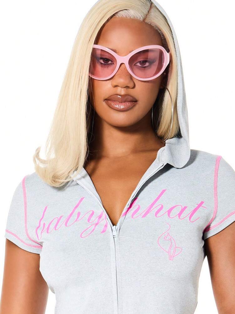 BABYPHAT Top corto con cappuccio e chiusura lampo, maniche corte, con stampa in caratteri rosa