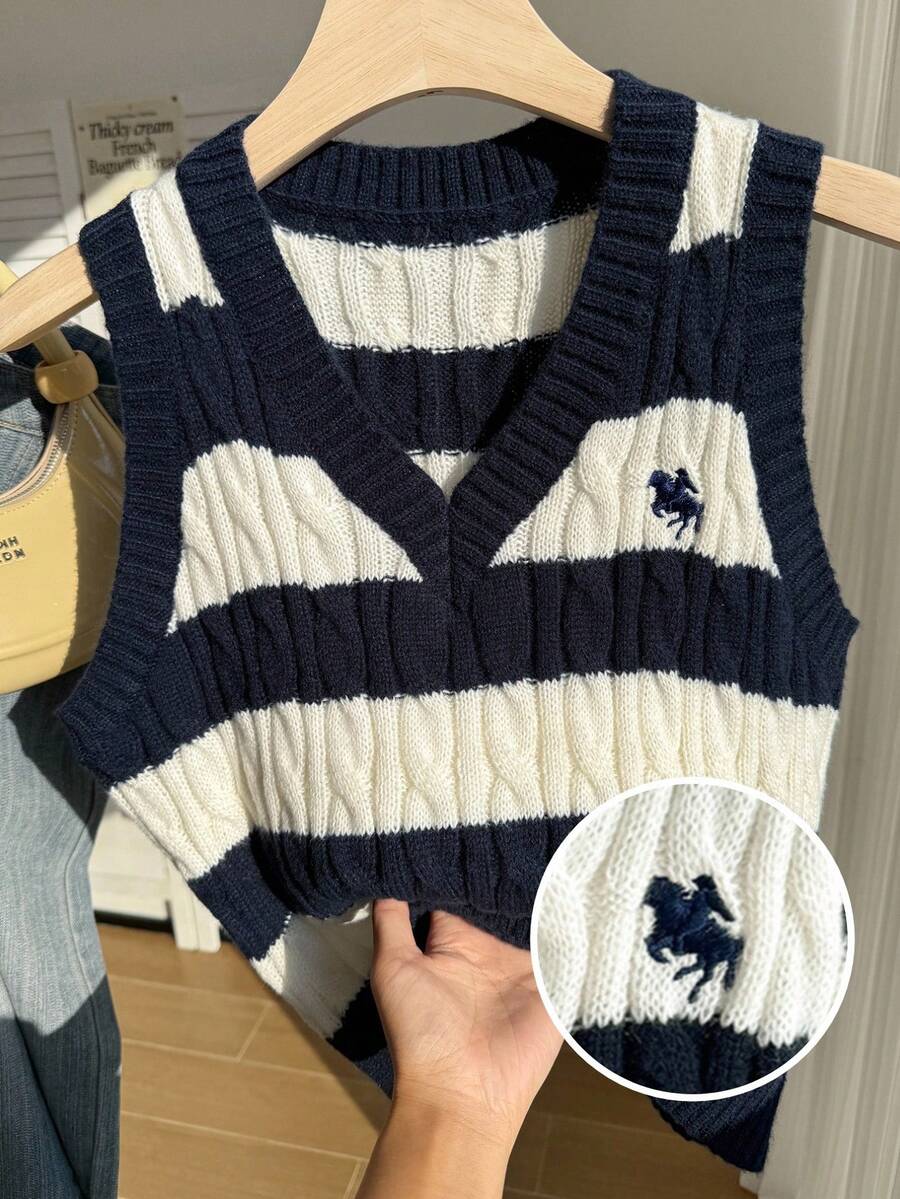 Plus Size Striped Contrast Color Twist Knit Embroidered Sleeveless Cropped Tank Top - Blue - View 1