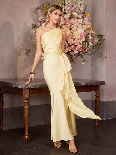 MOTF Soiréza WOMEN'S ONE SHOULDER TAILORED STRUCTURE METAL DECOR ELEGANT ROMANTIC EVENING DRESS, SPRING/SUMMER