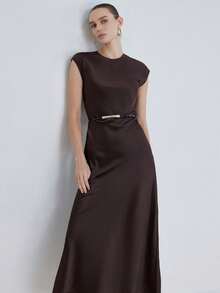 Aveloria Modichic 法式复古奢华优雅斜裁缎面单袖收腰修身A字连衣裙，休闲百搭，适合多种场合 - 摩卡棕 - 查看 2