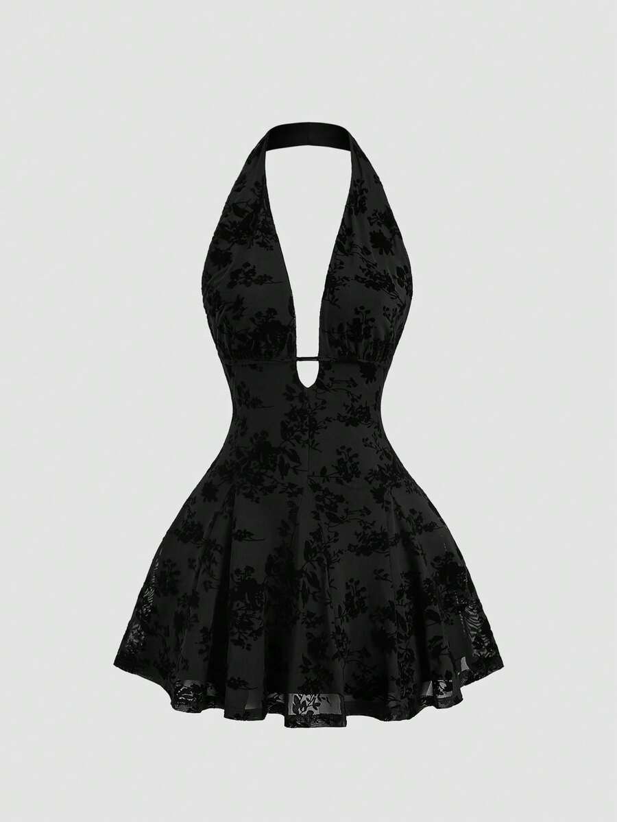 Sweetra 女士优雅时尚性感露背吊带黑色网纱叶子花朵搭配植绒花朵腰部装饰迷你短裙，适合春、夏、秋季穿着。 - 黑色 - 查看 1