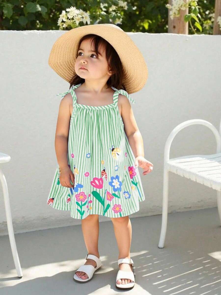 SHEIN Playful Pals 女婴服装 女婴连衣裙 全花卉图案 吊带蝴蝶结 夏季优雅清新连衣裙 - 綠色 - 查看 1