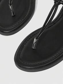 HighSole 女士平底凉鞋，趾带设计，舒适百搭，适合春夏户外/室内穿着，简约时尚，适合度假、日常通勤，优雅复古风。 - 黑色 - 查看 4