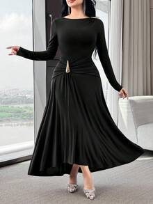 Modelyn 女士纯色船领褶皱修身优雅长袖中长连衣裙 - 黑色 - 查看 1