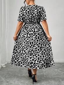 Firerie Plus Size Fall Vintage Leopard Print Short Sleeve Kink Cinched Waist Dress - Black and White - View 4