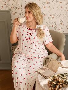 SHEIN Damen Große Größen rotes Spitzenbesatz Ditsy Blumen Farbblock Schleife Dekor gerippter Milchseide Stoff Kurzarm Hose, Lässig romantischer Pyjama Set - Rot - Übersicht 7