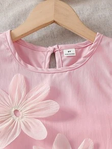 SHEIN Vintaside Kids 这款粉色圆领无袖背心搭配直筒裤的两件套，适合女孩和成人夏季穿着，时尚百搭，可爱温柔，尽显气质。面料厚度适中，穿着合身。立体花瓣设计更添精致优雅之感。适合日常外出、与闺蜜下午茶、居家休闲、参加婚礼、生日派对等各种场合。 - 粉色 - 查看 5