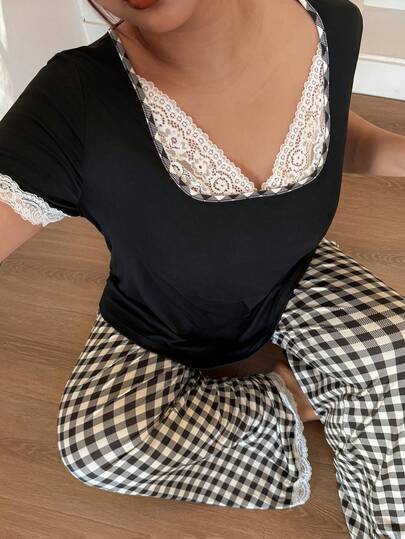 SHEIN Napfluff CURVE Plus Size Plaid Print Contrast Lace Trim Square Neck Short Sleeve Pajama Set