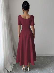 SHEIN Elenzya 女士优雅简约通勤办公商务休闲度假下午茶连衣裙，定制修身A字廓形，带口袋，短袖，春夏款 - 酒紅色 - 查看 2