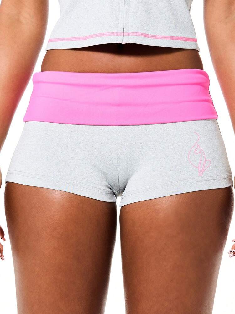 BABYPHAT 핑크 허리 밴드와 스크립트 프린트가 있는 폴드 오버 허리 밴드 부티 쇼츠