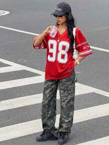 SHEIN 少女V领短款T恤，宽松短袖撞色T恤，适合春夏街头穿搭，百搭日常、运动、返校、度假、校园风、复活节、音乐节、毕业典礼、家庭聚会等夏季场合。 - 紅色 - 查看 4