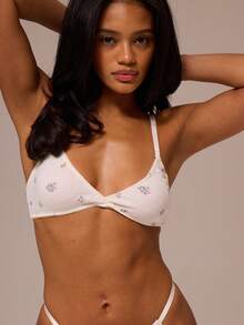 MUSERA ESSENTIALS 镂空花边交叉前襟碎花印花可调节肩带文胸搭配高腰丁字裤两件套，可爱性感家居睡衣少女春季必备单品 - 彩色 - 查看 6