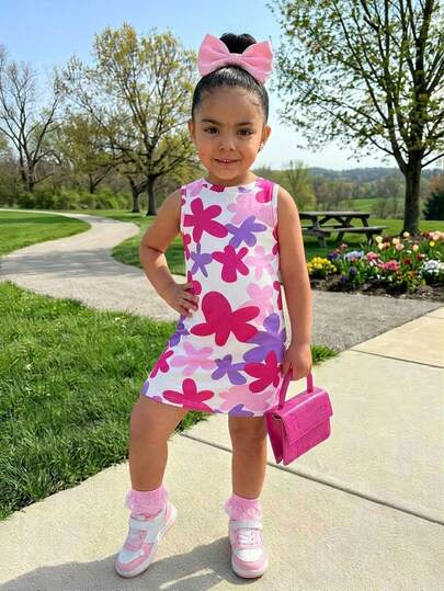 少女可爱碎花无袖针织圆领休闲连衣裙，适合春夏穿着