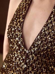 MOTF PREMIUM 宽松亮片刺绣露背吊带上衣 - 金色 - 查看 2