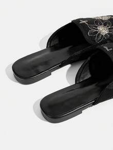 CUCCOO TILAWA 女士优雅通勤植物刺绣尖头鞋 - 黑色 - 查看 5