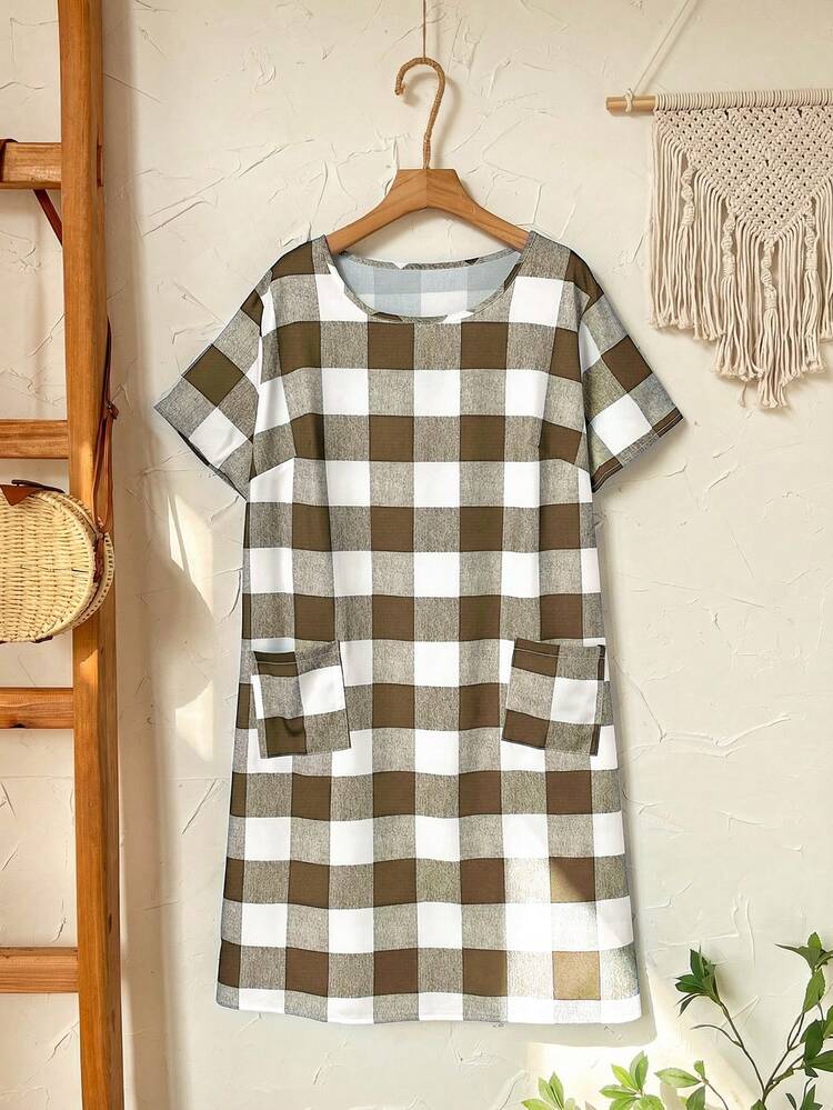 Plus Size Women's Summer Casual Vacation Plaid Short Sleeve Dress, Early Spring For Summer/ Vacation,Spring Break Outfits ,Vacation Outfits Women ,Holiday Outfits For Women,Going Out Outfits,2026 New Clothes,Simple And Fashionable For Everyday Wear, Plaid Dress Women, Pocket Dress,Dress Modest,Sun Dresses For Women,Sundress,Flowy Dress,Holiday Outfits Boho, Summer Casual Dress Checkered Dress
