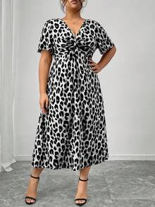Firerie Plus Size Fall Vintage Leopard Print Short Sleeve Kink Cinched Waist Dress - Black and White - View 5