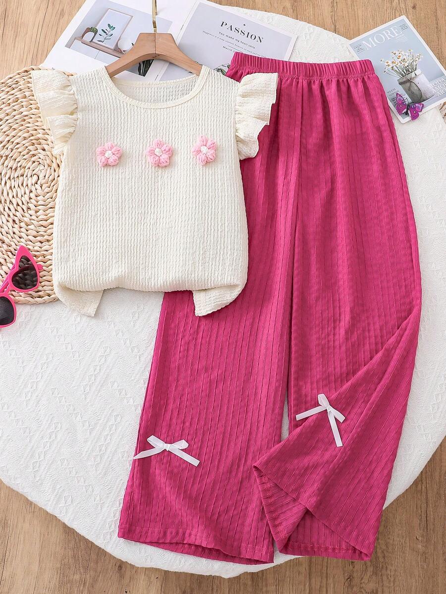 SHEIN 杏色喇叭袖T恤，饰有三朵小花，搭配休闲黄色橡胶裤 - 粉色 - 查看 1