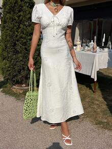 DAZY Đầm nữ màu trơn cổ chữ V thêu họa tiết xoắn tay ngắn kiểu dáng thường ngày. - trắng - Xem 7