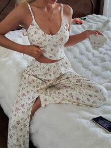 SHEIN 针织提花浪漫碎花吊带背心和裤子睡衣套装 - 彩色 - 查看 1