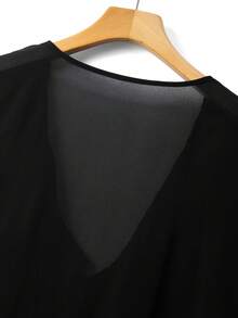 GlowEve CURVE 2pcs/Set Plus Size Black Short Sleeve Top + Floral Print V-Neck Ruffle Trim Vest - Multicolor - View 6