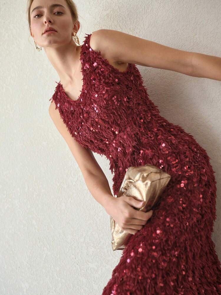SEQUIN & FUZZY SLEEVELESS LONG DRESS