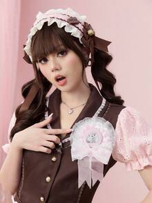 ROMWE 1. Bộ sưu tập mới mùa xuân gồm hình ảnh cô gái ngọt ngào hai chiều, màu hồng dễ thương và đa năng, tinh tế và lộng lẫy, giá trị cao. Ghim cài áo hình mèo hoạt hình màu hồng dễ thương, huy hiệu bạc, trâm cài áo + nơ ren thêu hoa tuyết màu hồng trắng, thanh cài áo nam châm hút, trâm cài áo tự làm, kẹp tóc, kẹp mỏ vịt, kẹp bên hông, phụ kiện trang trí túi xách, mặt dây chuyền túi xách, thích hợp cho hóa trang hoạt hình, trang phục hàng ngày của bé gái và phụ nữ, quà tặng ngày lễ. - Hồng - Xem 2