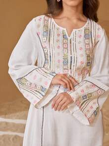 Al Najma Đầm xòe kiểu Ả Rập, cổ tròn, tay chuông, viền xòe rộng, thêu và đính sequin nhiều màu sắc. - trắng - Xem 2