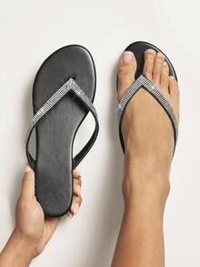 Solezae Women's Round Toe T Strap Flip Flops Thong Pool Flat Sandals - Black - View 2