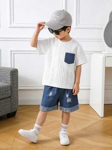 Young Boys Summer White Casual Knit Patchwork Denim Pocket T-Shirt And Denim Shorts Set, Minimalist Fashion Style, Suitable For Outings, Leisure At Home, And Daily Wear - White - View 3