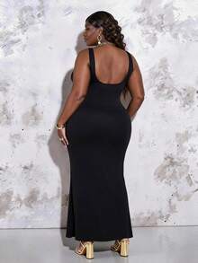 CurvyTilda 大码女式黑色优雅派对法式拼接蕾丝吊带鱼尾长裙，女士生日礼服 - 黑色 - 查看 2