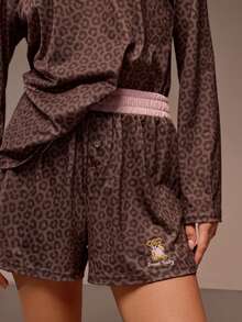 SHEIN Unity Conjunto de 2 peças feminino com estampa animal colorblock e detalhe de urso, composto por camiseta e shorts com cordão na cintura. Estilo vintage universitário dos anos 2000, ideal para ocasiões casuais, escritório, férias, praia, festas e momentos românticos. Versátil. Perfeito para o dia a dia, trabalho, férias, praia, festas e momentos românticos. - Castanho - Ver 6