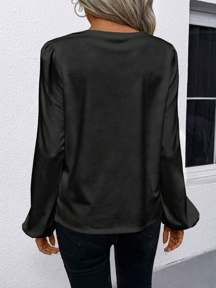 SHEIN LUNE Women's V-Neck Heart Print Casual Minimalist Long Sleeve Shirt, Suitable For Spring And Autumn - Black - View 2