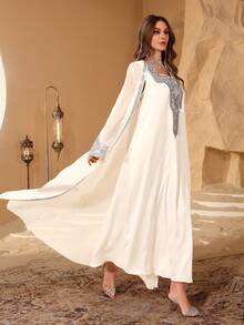 Al Najma 优雅印花连衣裙，搭配长袖长袍式罩衫，春夏款