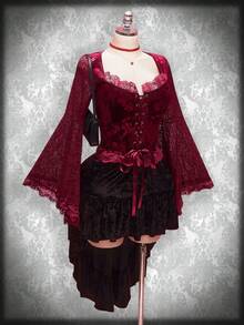 SHEIN ICON 女士加大码复古性感优雅情人节上衣：时尚、个性、现代都市哥特风红玫瑰植绒天鹅绒拼接蕾丝边心形领喇叭袖系带上衣 - 紅色 - 查看 4