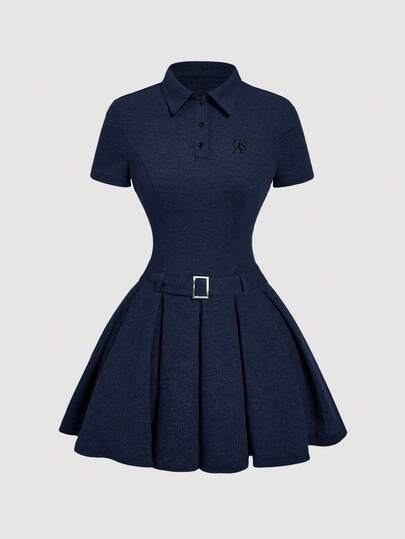 SHEIN MOD Đầm ngắn tay cổ polo màu xám cổ điển có thắt lưng - Trang trí thêu, kiểu xếp ly và đàn accordion, phong cách quý tộc cổ điển, hơi hướng preppy, lấy cảm hứng từ thập niên 70, ngọt ngào và dễ thương, hoàn hảo cho đi học, đi làm, dự tiệc và hẹn hò.