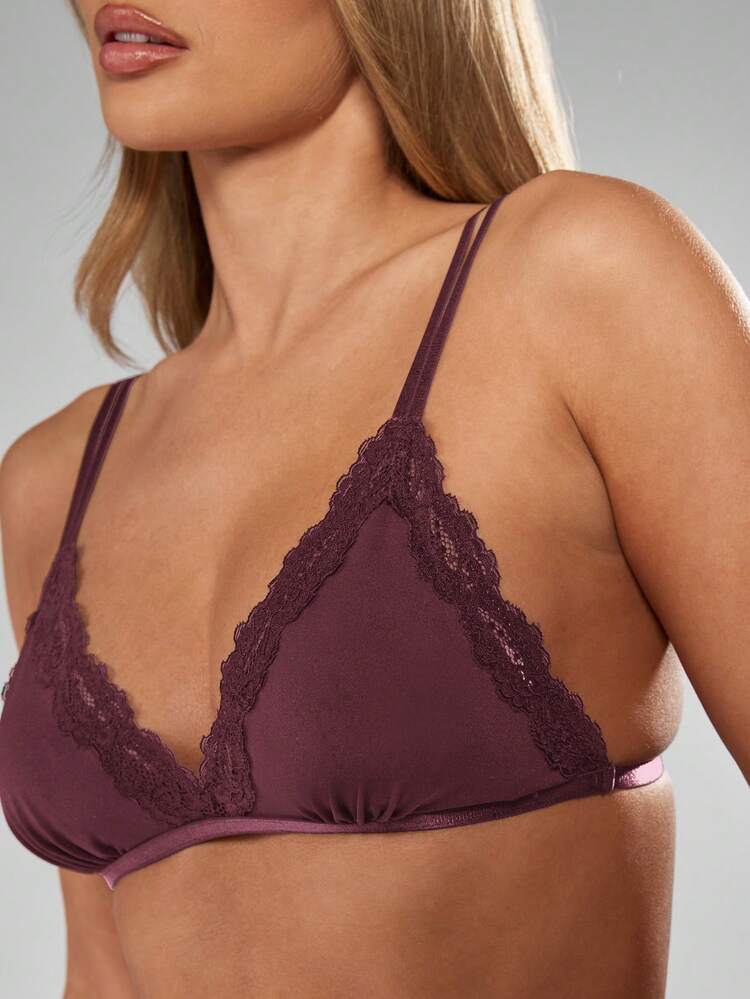 MISSGUIDED Lace Trim Triangle Bra And Thong Set With Deep V Plunge Cup And Scalloped Edges For Intimate Occasions