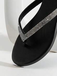 Solezae Women's Round Toe T Strap Flip Flops Thong Pool Flat Sandals - Black - View 6