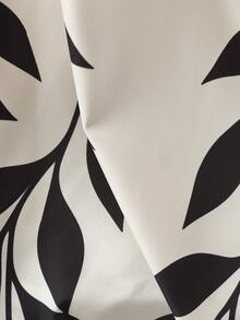 GlowEve 优雅通勤风印花荷叶边吊带连衣裙 - 黑色 - 查看 3