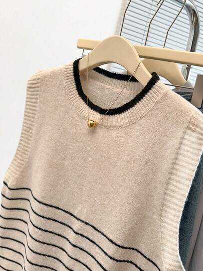 GlowEve CURVE Women's Elegant Sleeveless Striped Loose Knit Tank Top, Slimming Plus Size Sweater Vest, Casual Outerwear For Spring/Summer