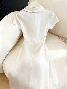 GlowEve 女士优雅纯色衬衫领铆钉荷叶边腰部细节修身黑色衬衫裙，配缎面装饰纽扣，短袖，夏季穿着 - 杏色 - 查看 2